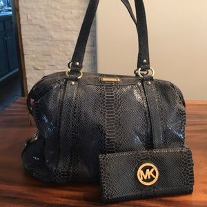 Michael Kors blue reptile bag and wallet set. Gorgeous!